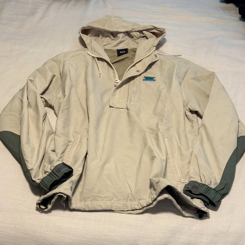 HUF Men’s Size M Cream and Sage Windbreaker